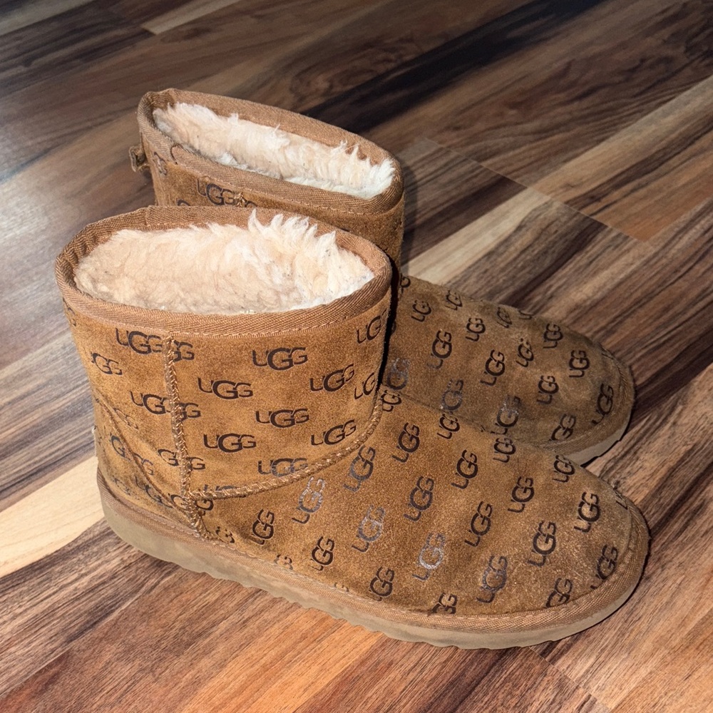 UGG Classic Mini II Embossed Chestnut suede sheepskin-lined ankle boots